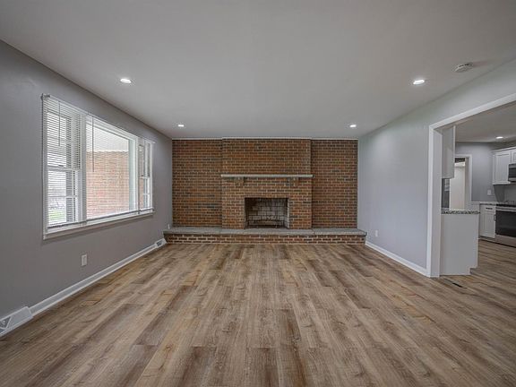 5th image of 803 S 1st St