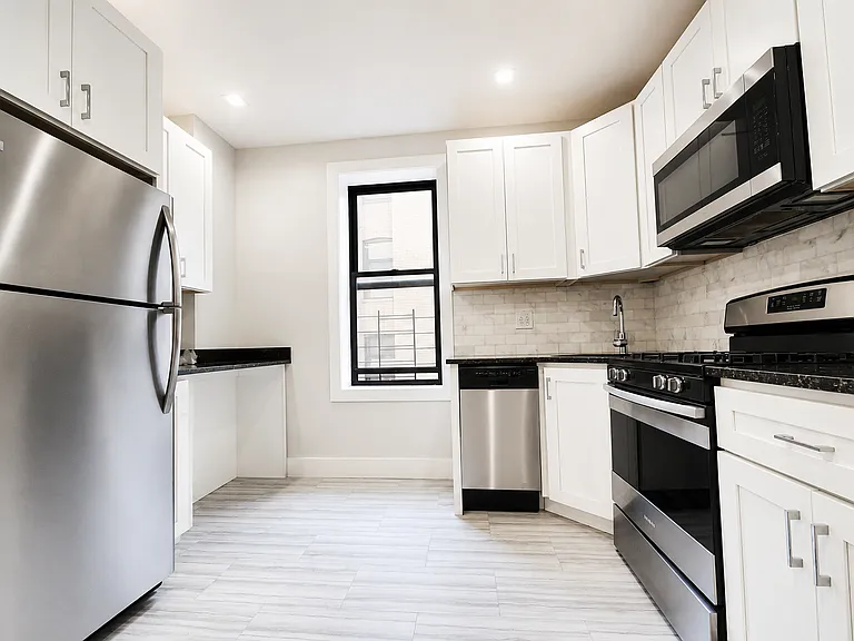 618 Academy St #4A — Photo 10