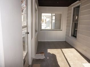 222 Pleasant St, Joliet, IL