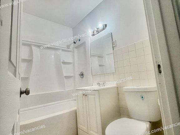 5th image of 4620 Johnson St