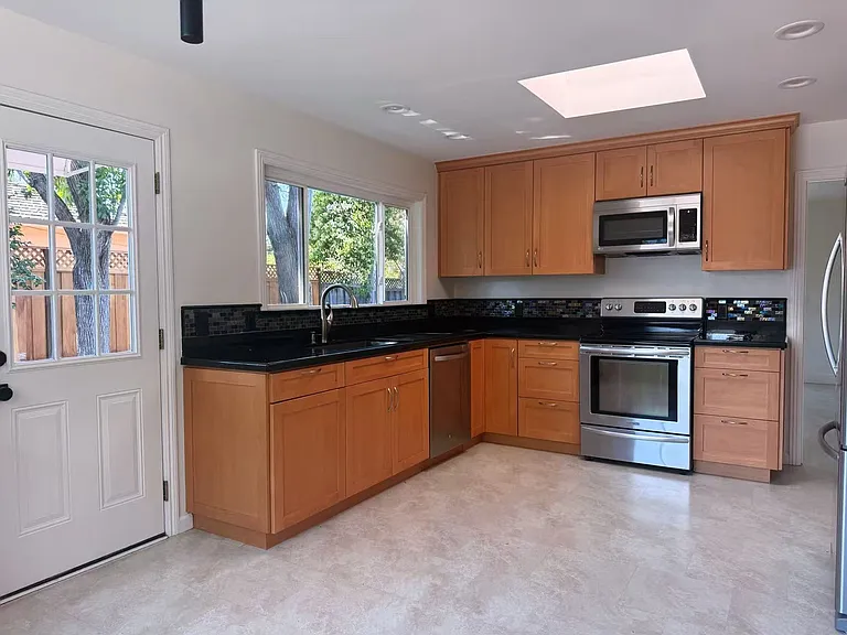 Brookhaven Dr — Photo 5