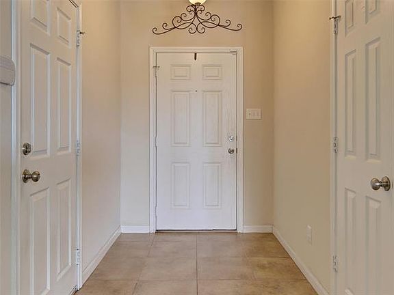 3rd image of 2041 Sunny Side Dr