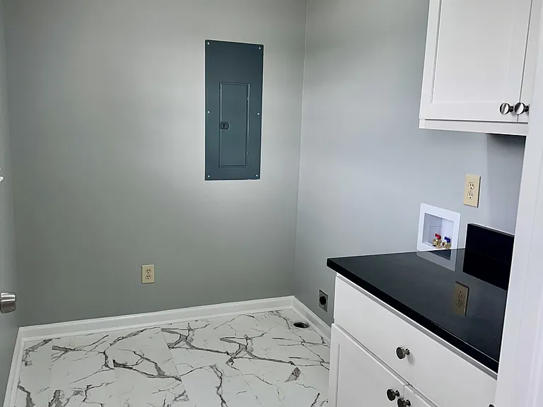 101 Bayview Cir — Photo 10