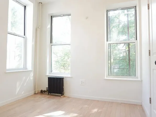 644 Wilson Avenue image 8 of 13