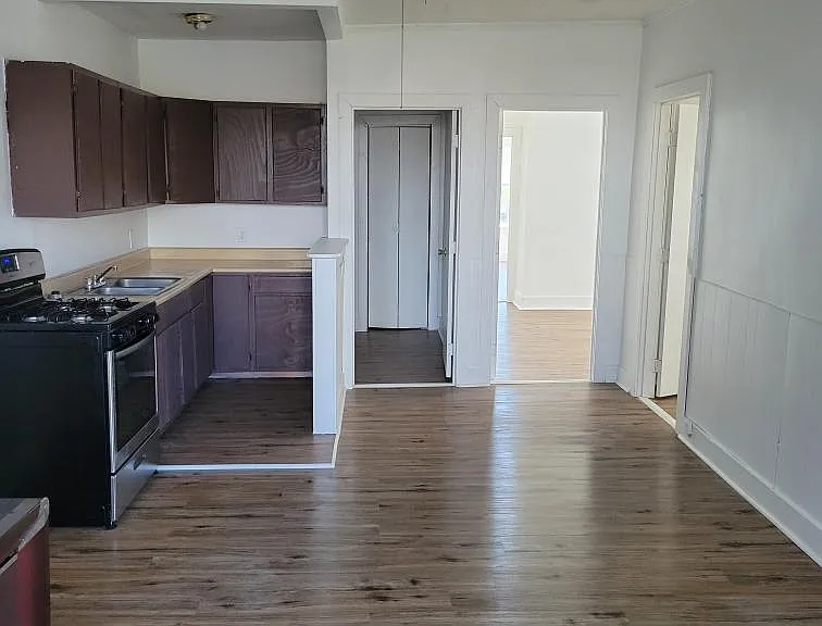 2-121 Choate St #2 — Photo 3