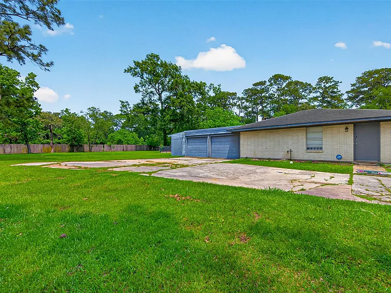 1701 Mistletoe Ln — Photo 30