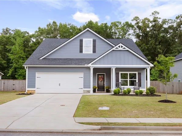 930 Catherine Dr, Opelika, AL 36801