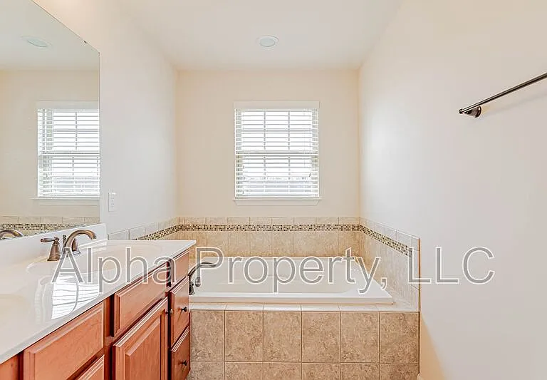 12 Irvington Dr — Photo 21