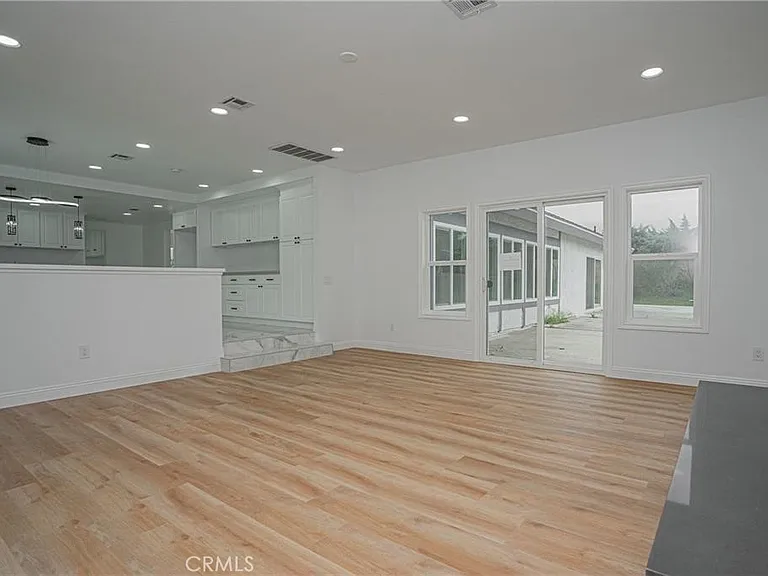 3518 N Mills Ave — Photo 11