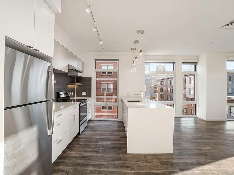839 Beacon — Photo 31