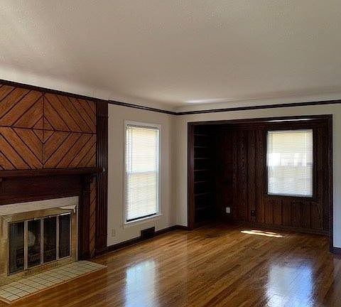 3rd image of 18133 Lomond Blvd