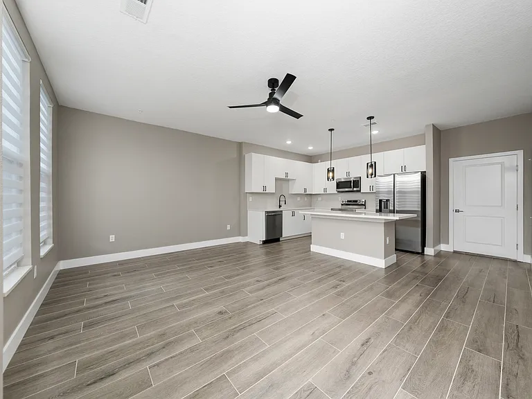 2105 Broome St — Photo 4