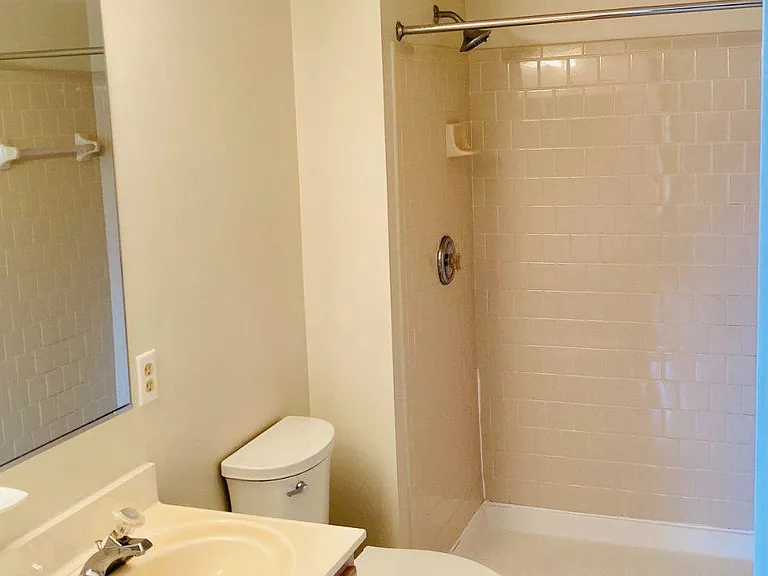8825 Goose Landing Cir #8825 — Photo 16