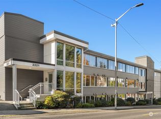 2221 Gilman Dr W APT 305, Seattle, WA