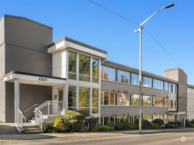 2221 Gilman Drive W #305, Seattle, WA, 98119