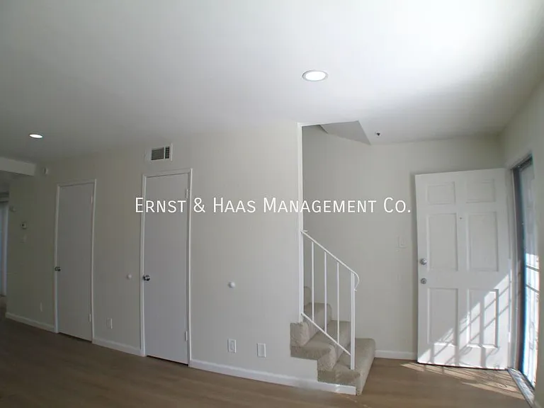 8621 1/2 Cedar St — Photo 4
