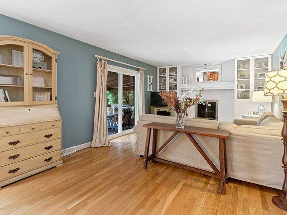 4th image of 6689 Masefield St