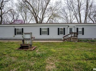1311 N Van Buren St, Marion, IL 62959