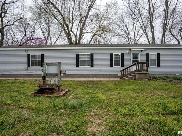 1311 N Van Buren St, Marion, IL 62959