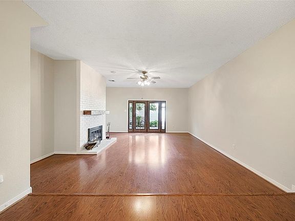 4th image of 5939 Woodway Place Ct