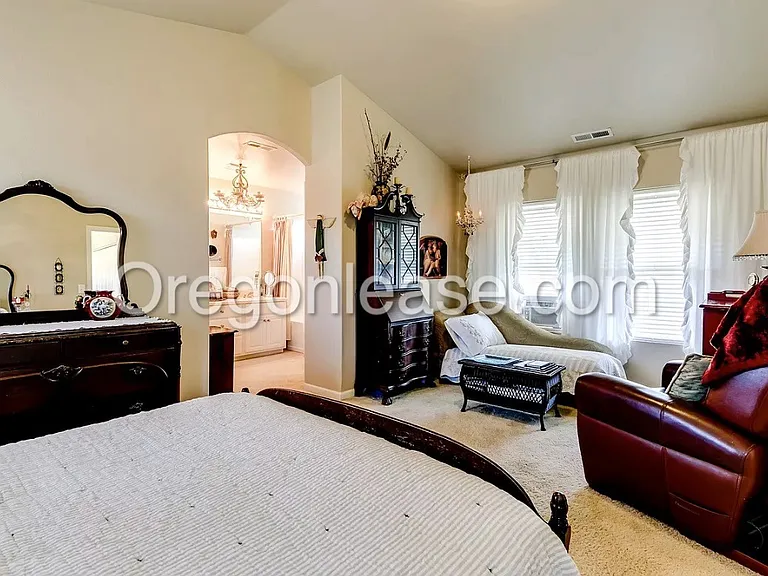 1723 Praslin St — Photo 10