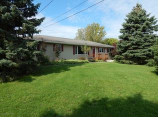 13672 Woodbury Rd, Haslett, MI 48840