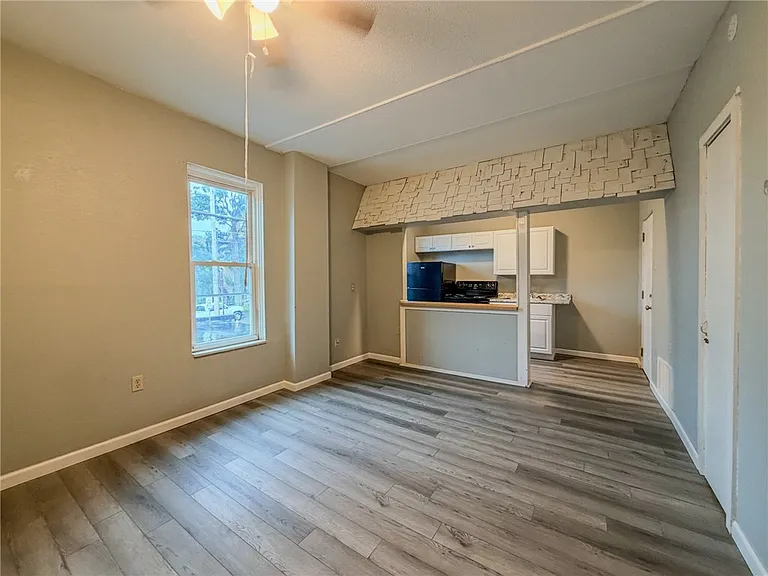 548 Hansen Ave #3 — Photo 10
