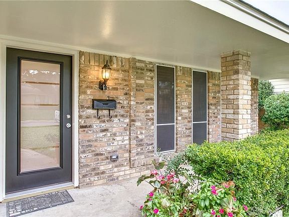 3rd image of 1937 Shady Glen Ln