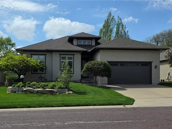 13236 Barton St, Overland Park, KS 66213