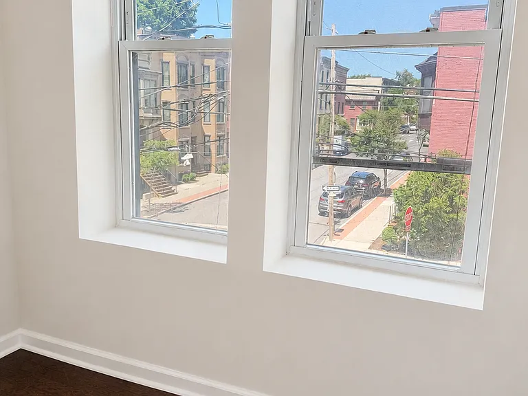 70 Morris St #2 — Photo 11