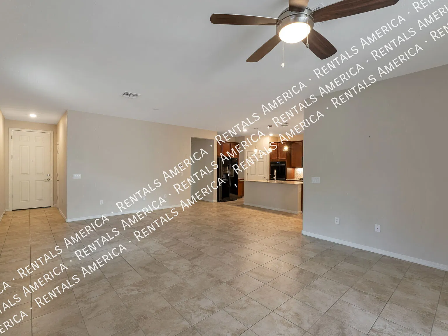 Beautiful, clean home in gated community, great NW location! — Photo 4