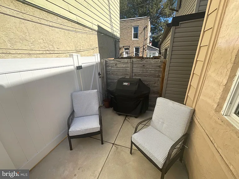 2938 E Thompson St — Photo 20