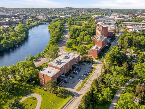 231 Coolidge Ave APT 405, Watertown, MA 02472