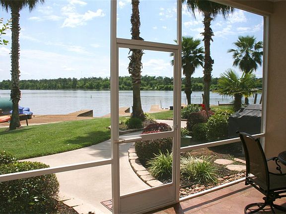 3rd image of 93 W Palm Blvd