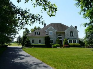 15 Burning Tree Ct, York, PA 17404