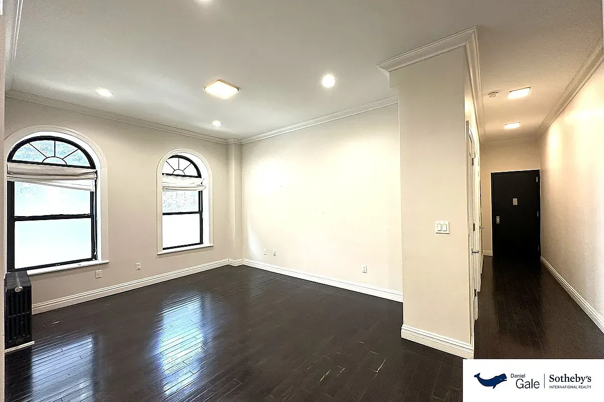 229 Saint Johns Place — Photo 2