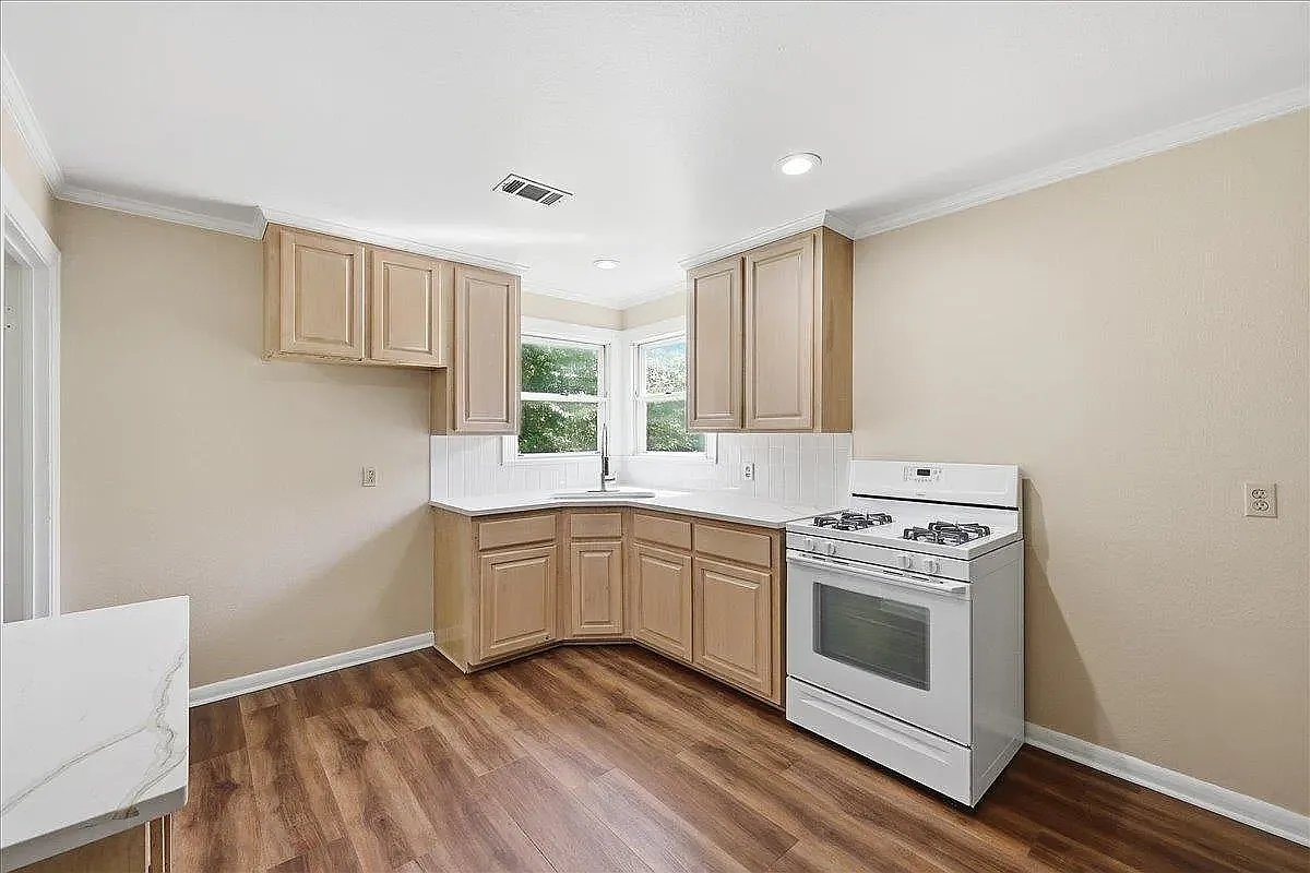 2 bed, 1189 sqft, $1,300 — Photo 3
