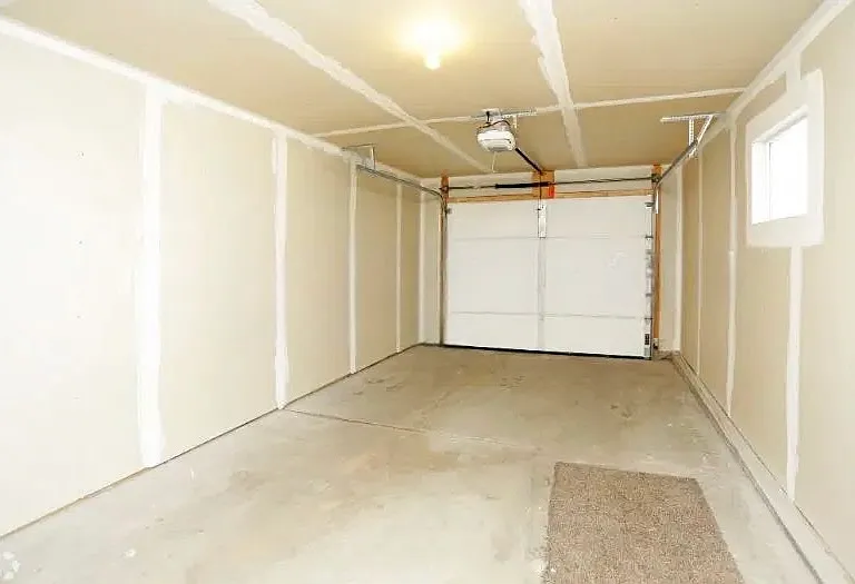 1701 E 63rd St #2 — Photo 5