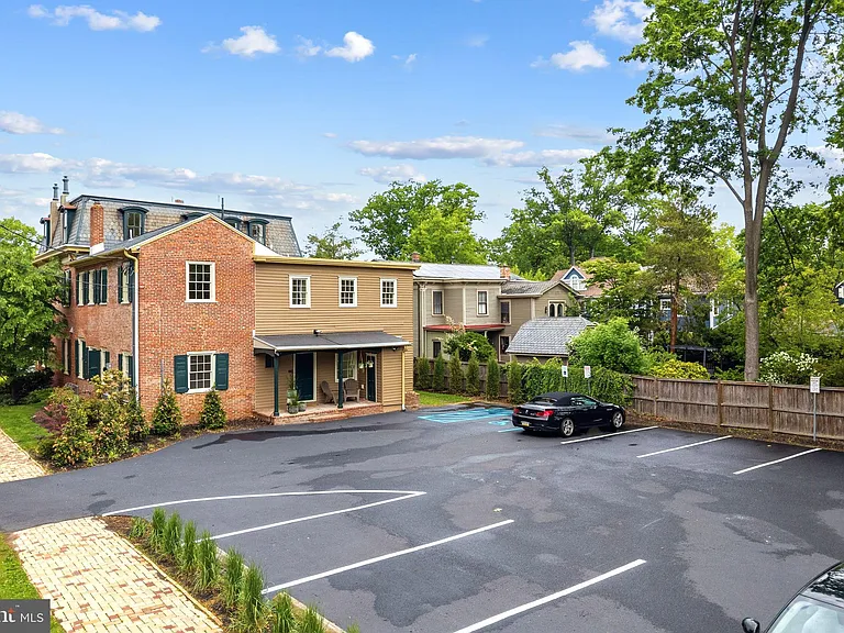 300 Kings Hwy E #C — Photo 25