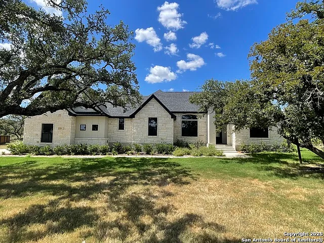 399 Bauer Ln — Photo 1