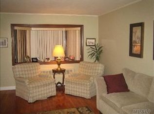 1775 Princeton Pl, Merrick, NY 11566