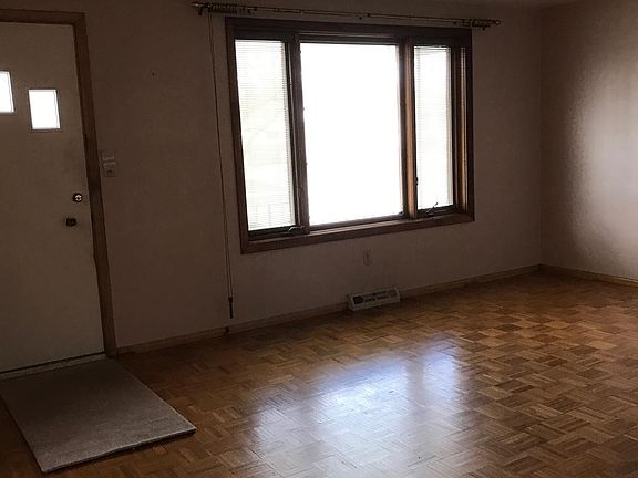 3rd image of 5645 Saxon Dr