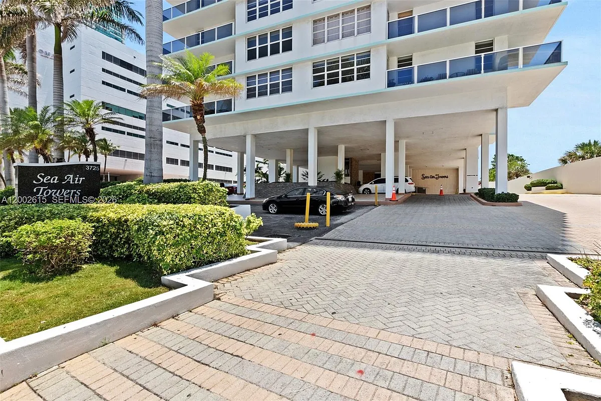 Building Photo - 3725 S Ocean Dr #921