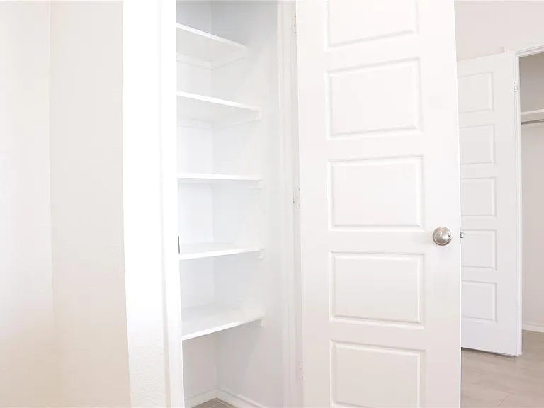 8111 Marigny Way — Photo 20