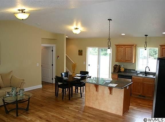 780 Main Living Area