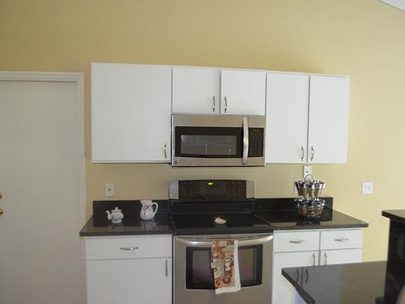 3rd image of 959 Alsace Dr