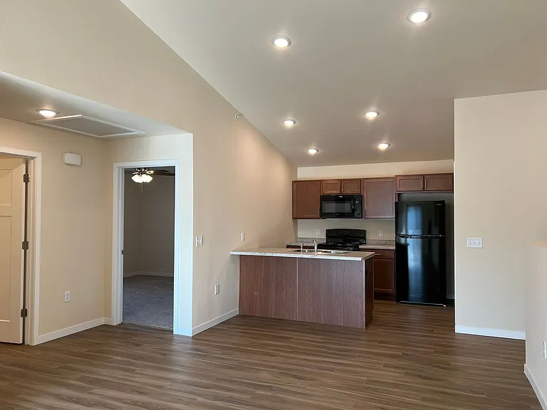 713 Caroline St — Photo 55