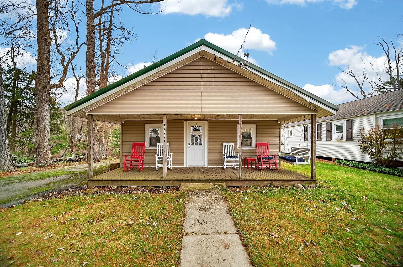 23557 Eisentrout Dr photo 1