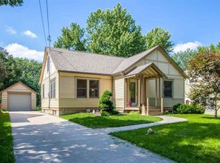 309 College Ct, Iowa City, IA 52245