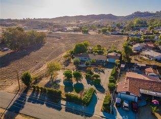 984 McKimball Rd, Perris, CA 92570